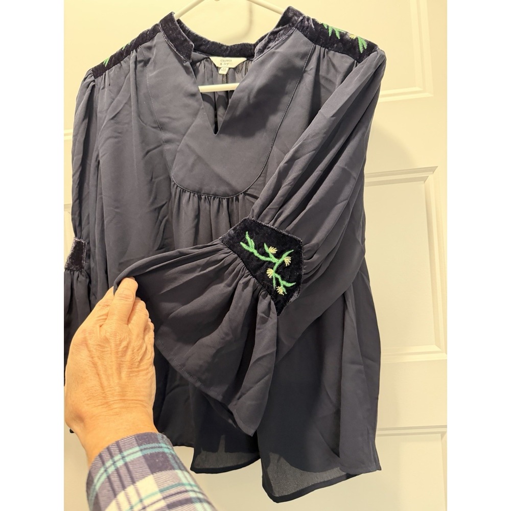 Crown & Ivy Navy Boho Top Womens XS Velvet Embroidered Peasant Blouse - Picture 3 of 5